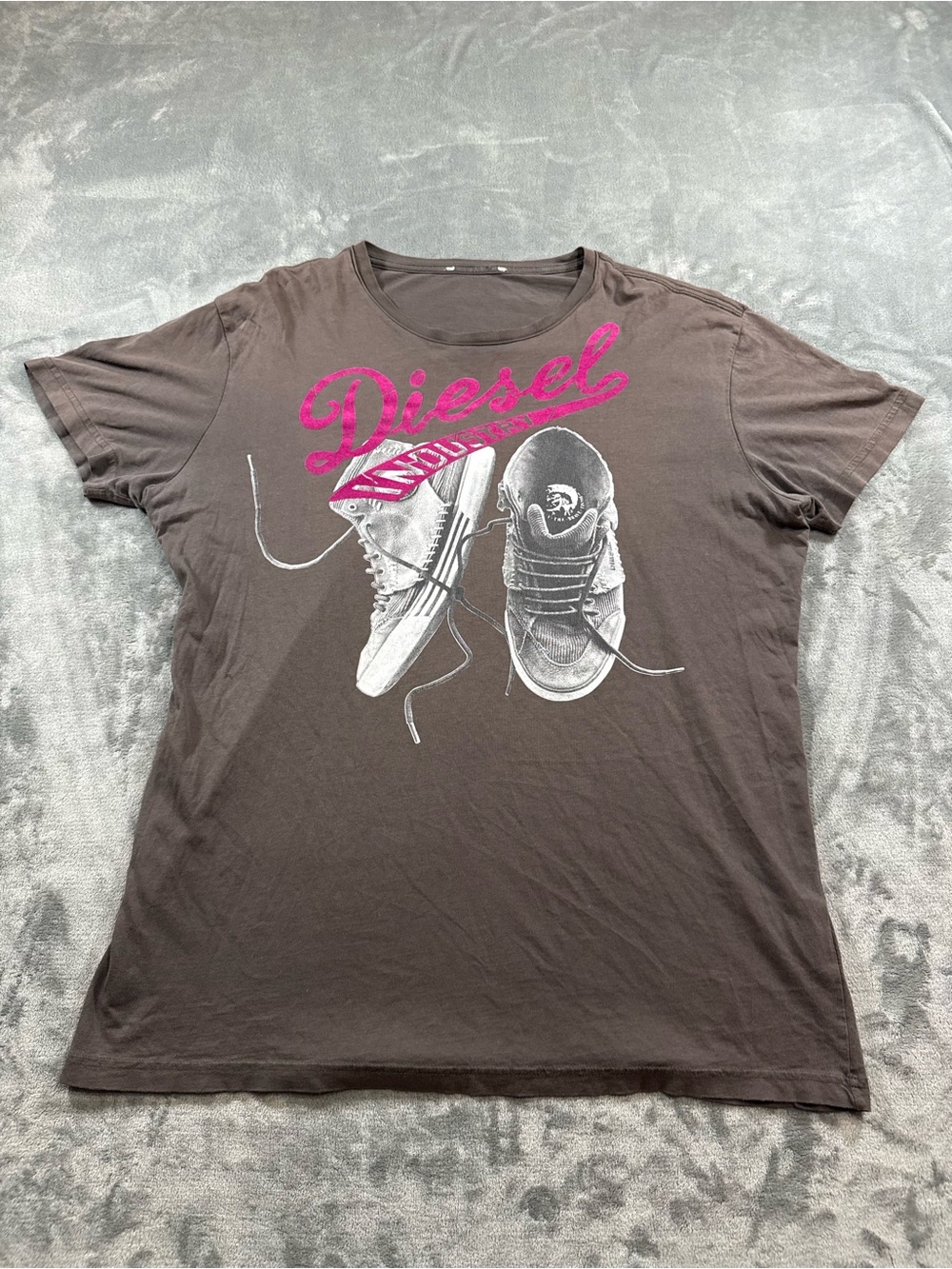 Diesel Industry Brown Avant Garde Y2K Graphic Sneaker Print T-Shirt Size XL